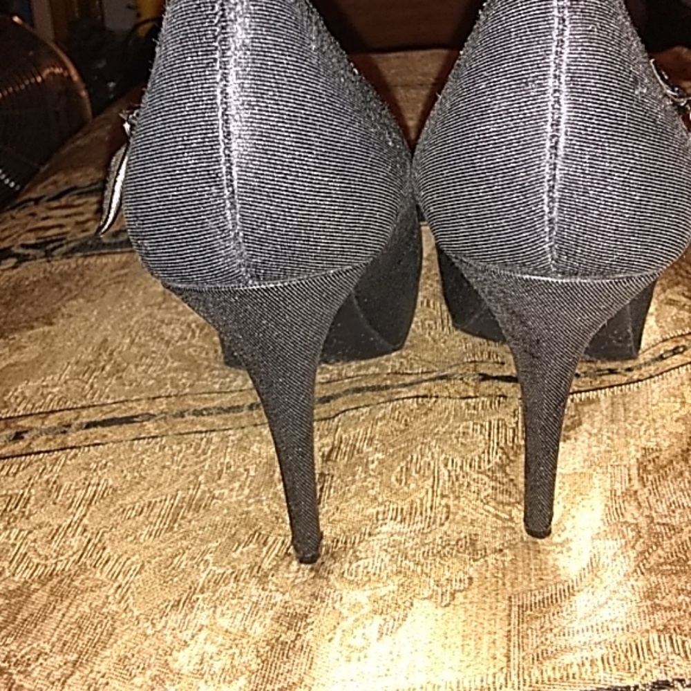 Shoes - Picture 3 of 7